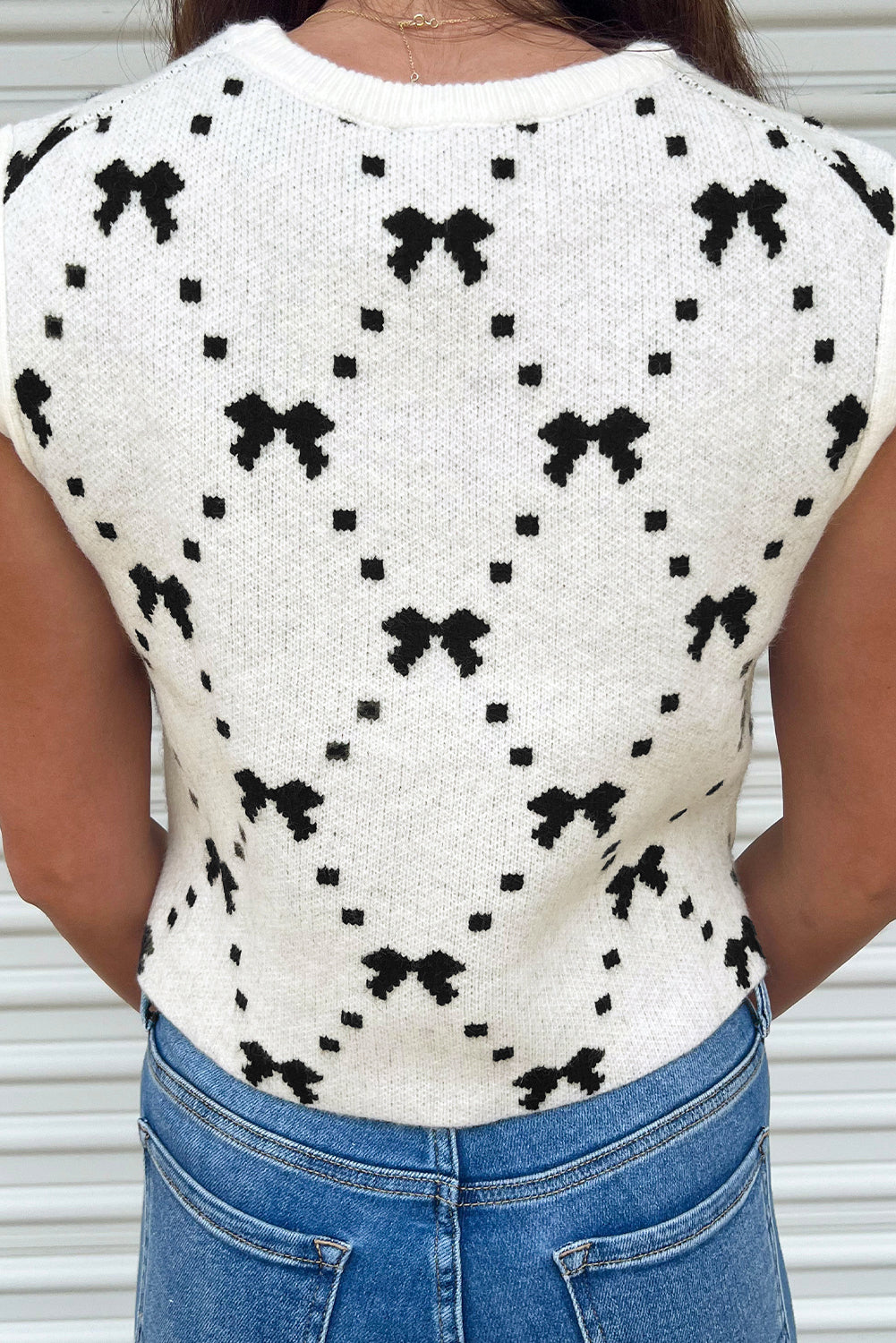 Bow Pattern Buttoned Cropped Sweater Vest