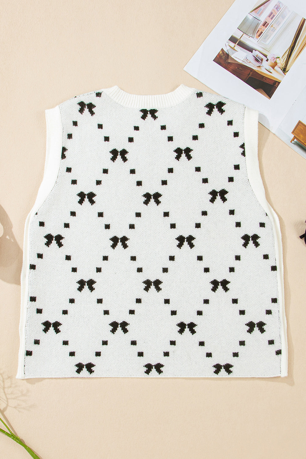 Bow Pattern Buttoned Cropped Sweater Vest