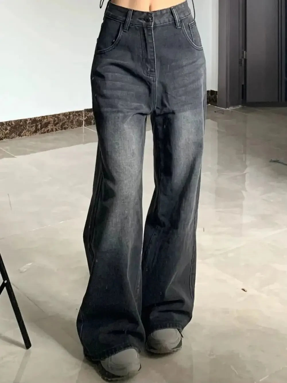 High-Waisted Slimming Loose-Fit Jeans